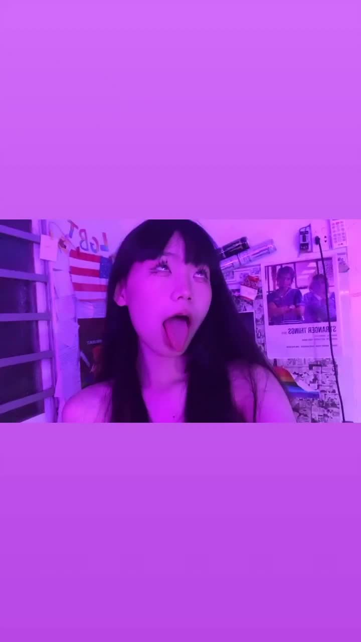 Preview for bé đĩ 2k8 cực dâm.MOV